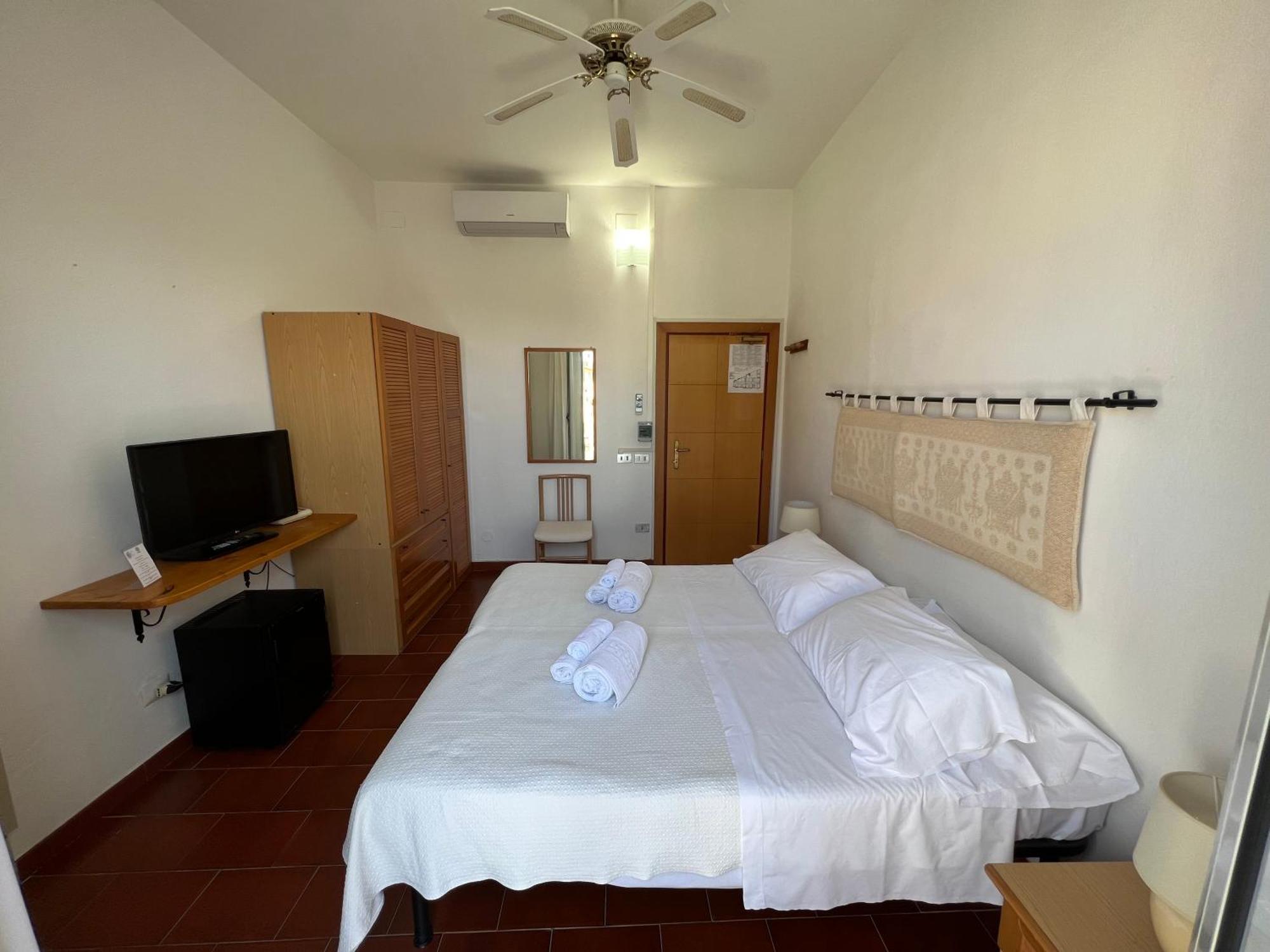 Hotel Da Cecco Santa Teresa Gallura Εξωτερικό φωτογραφία